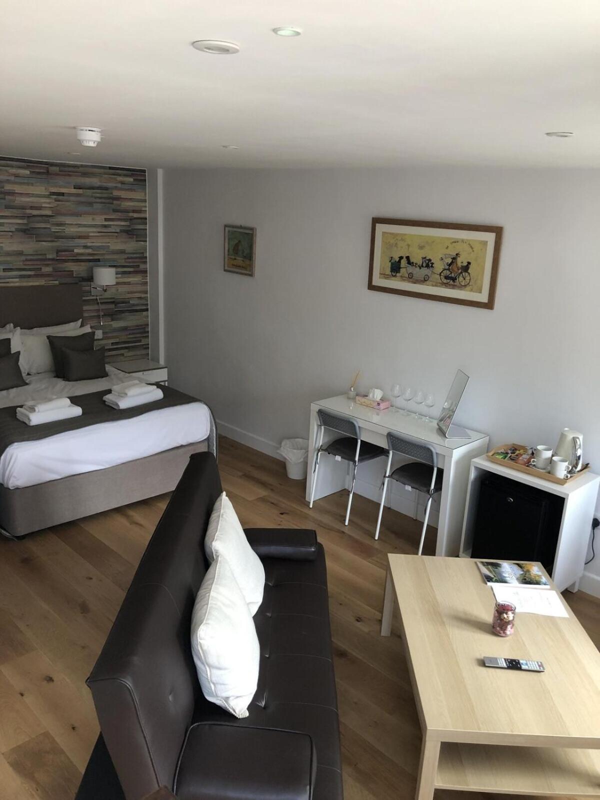 Hamilton Arms Suites Мидхърст Стая снимка